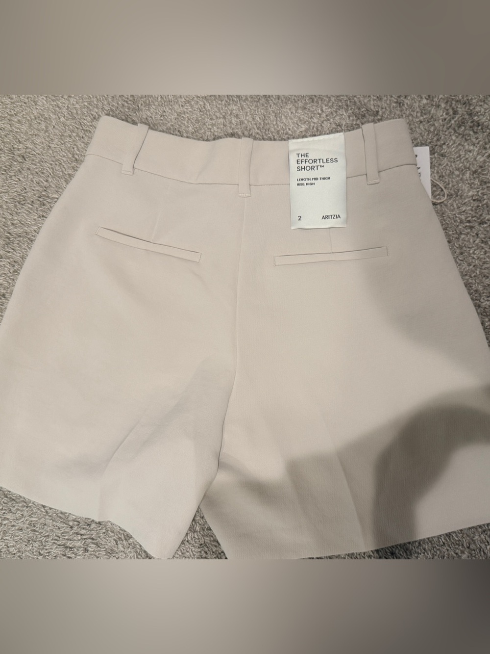 Aritzia Effortless Shorts - Picture 4 of 5
